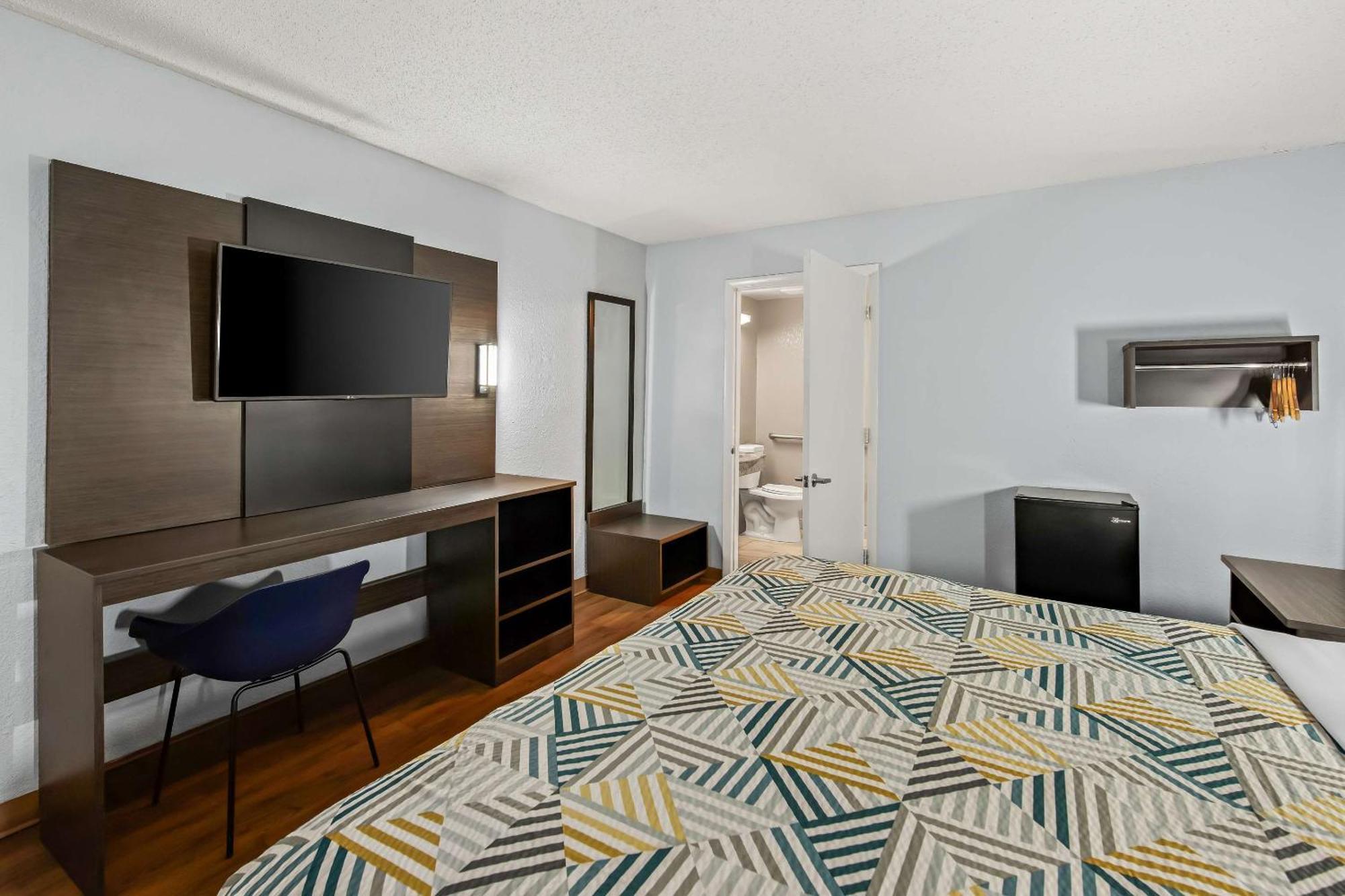 Motel 6 Lester - Philadelphia Airport Экстерьер фото
