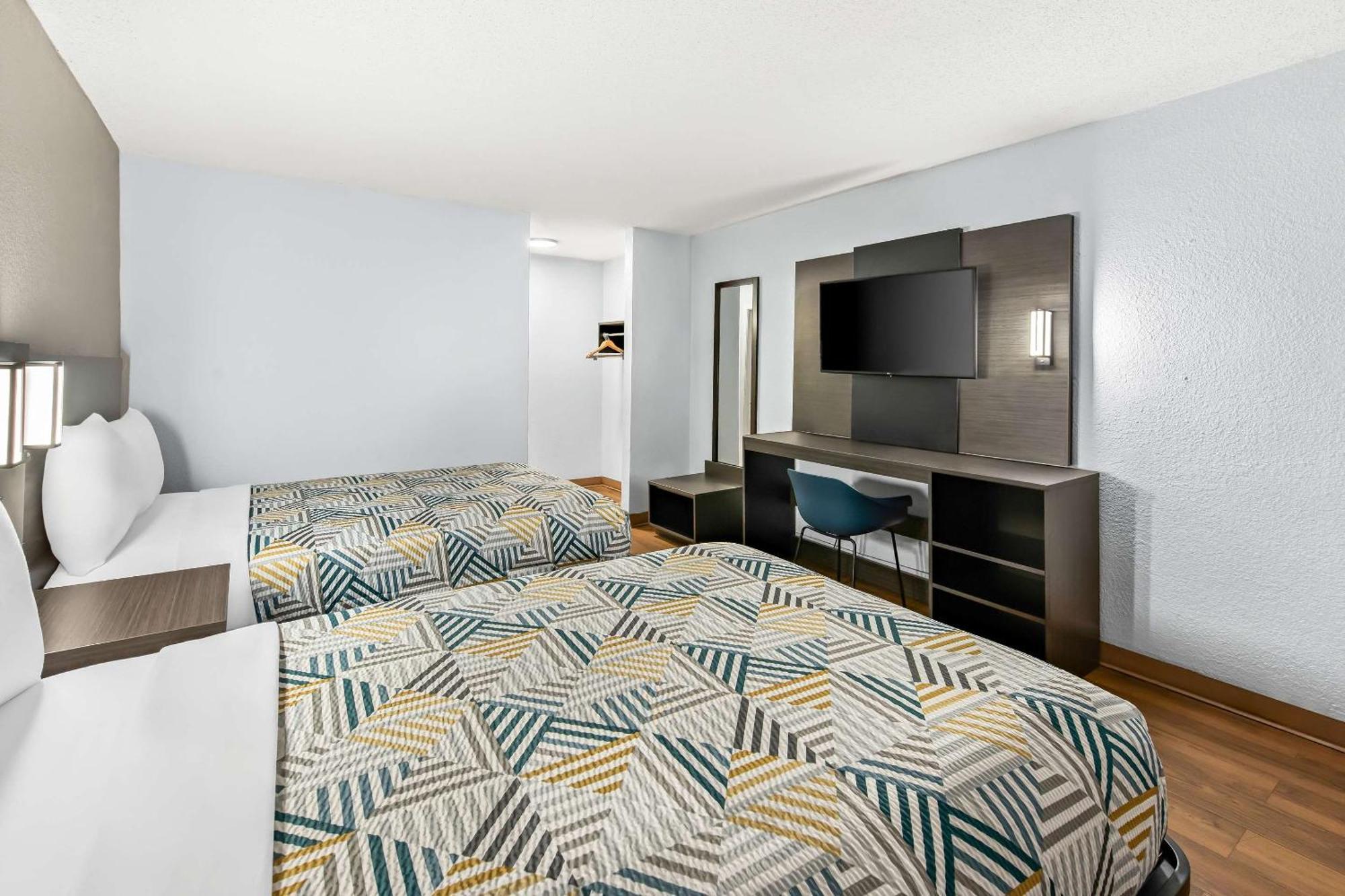 Motel 6 Lester - Philadelphia Airport Экстерьер фото