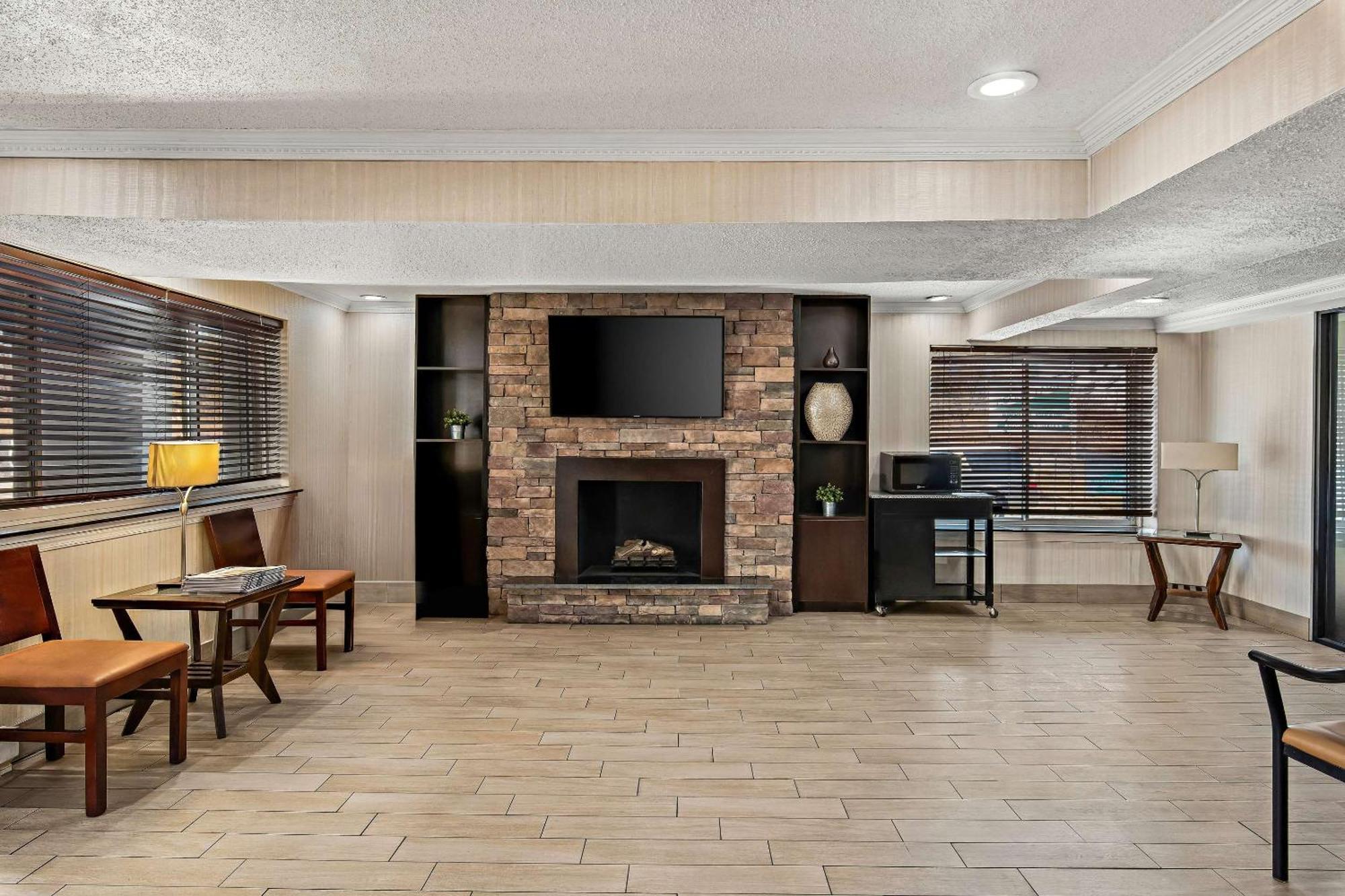 Motel 6 Lester - Philadelphia Airport Экстерьер фото