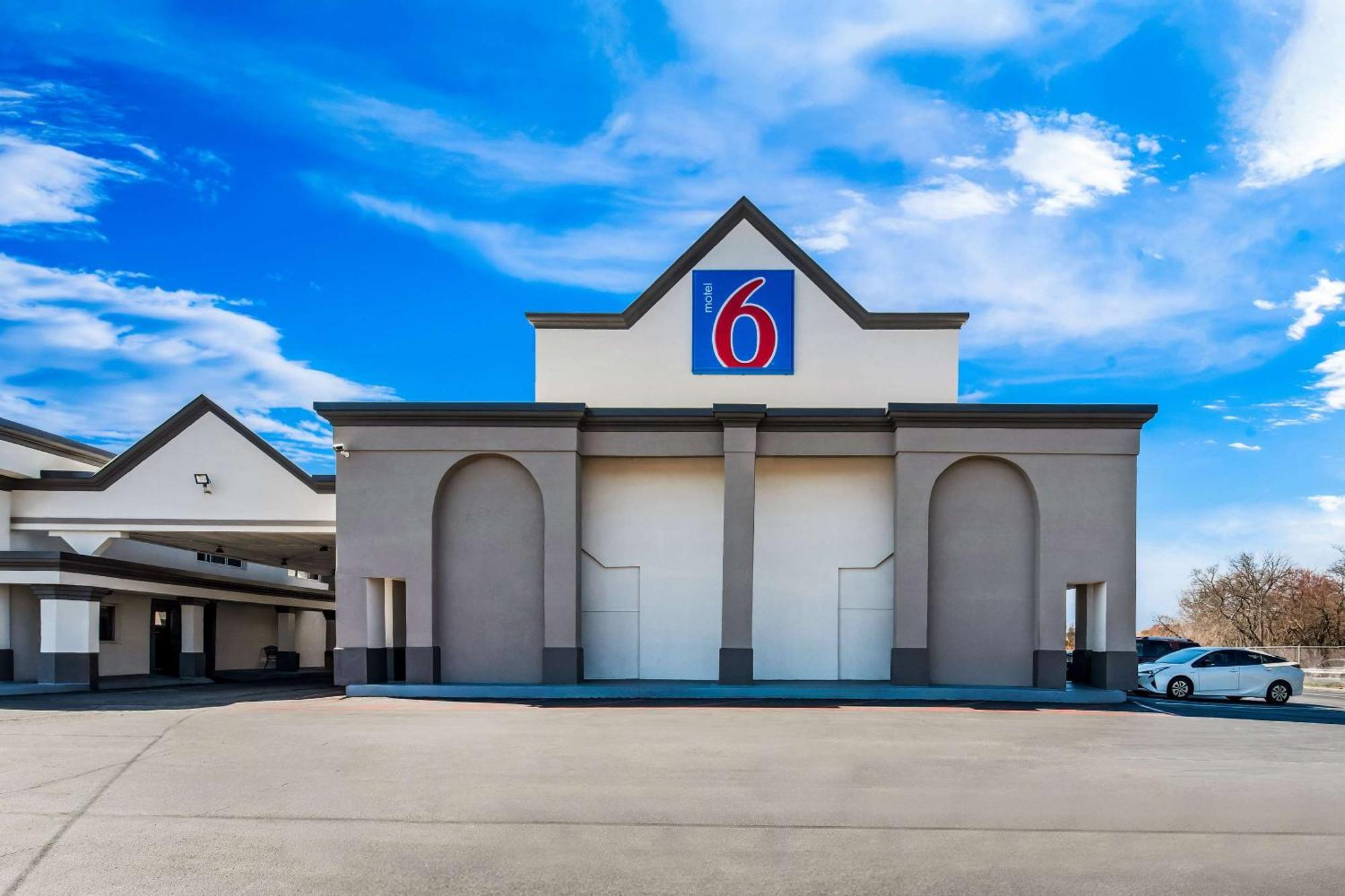 Motel 6 Lester - Philadelphia Airport Экстерьер фото